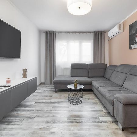 דירות אורדאה Decebal Flat מראה חיצוני תמונה